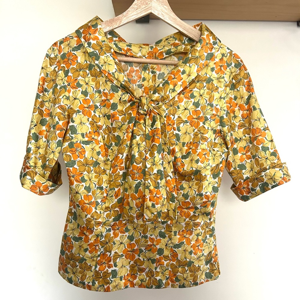 1950’s Floral Fitted Blouse with Front Ties size Medium